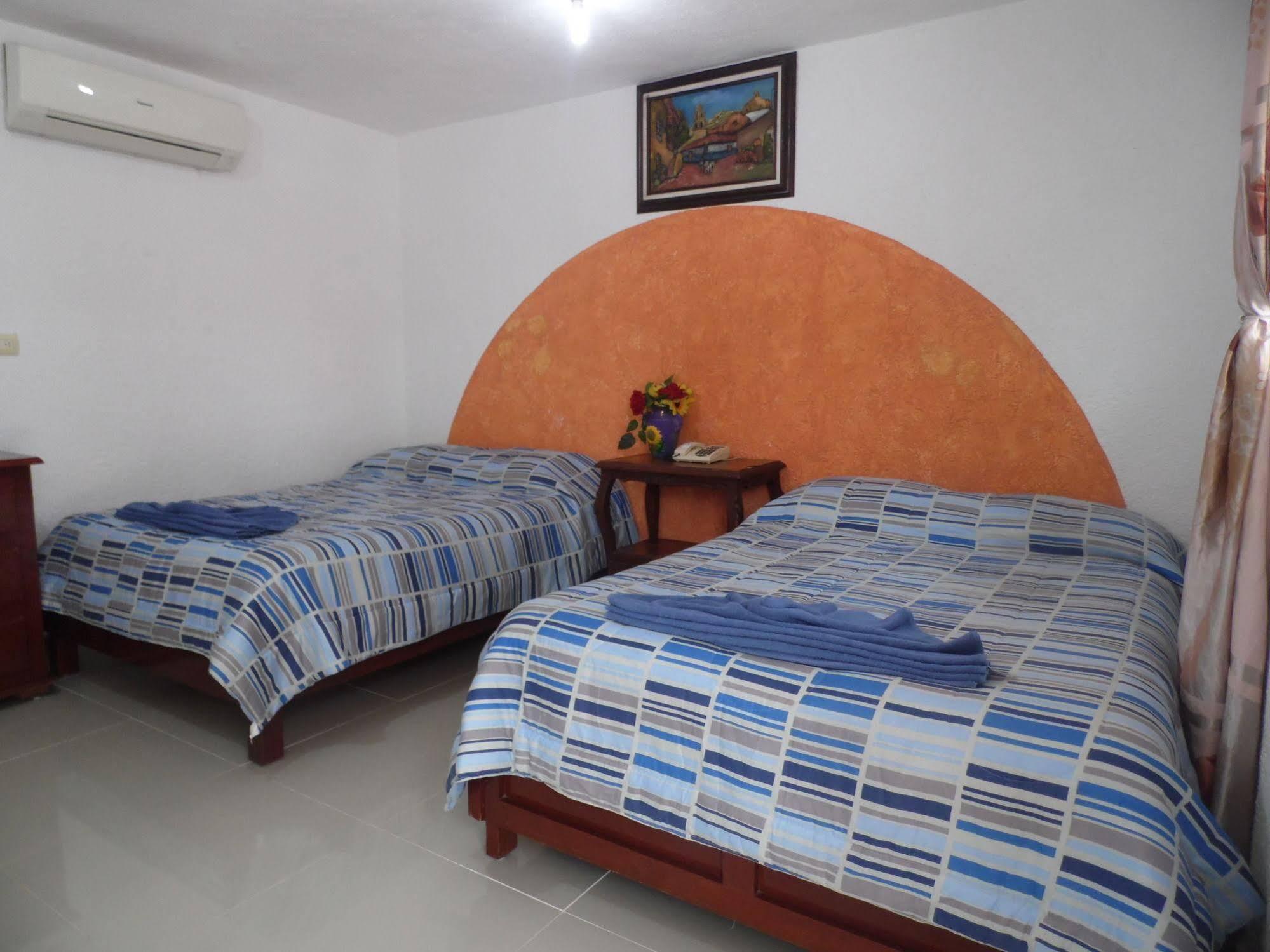 Hotel Hacienda Ixtlan 코수멜 외부 사진