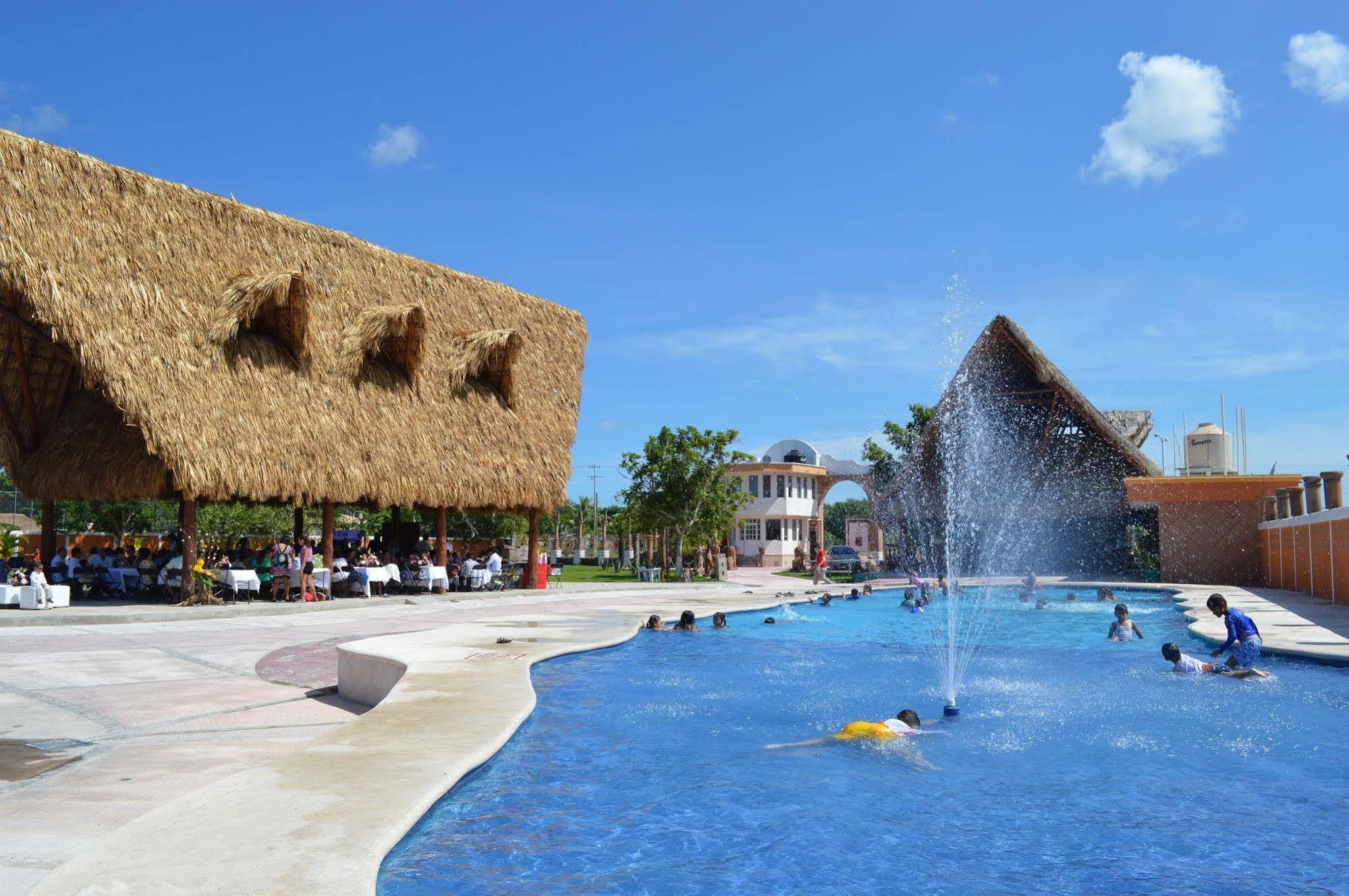 Hotel Hacienda Ixtlan 코수멜 외부 사진