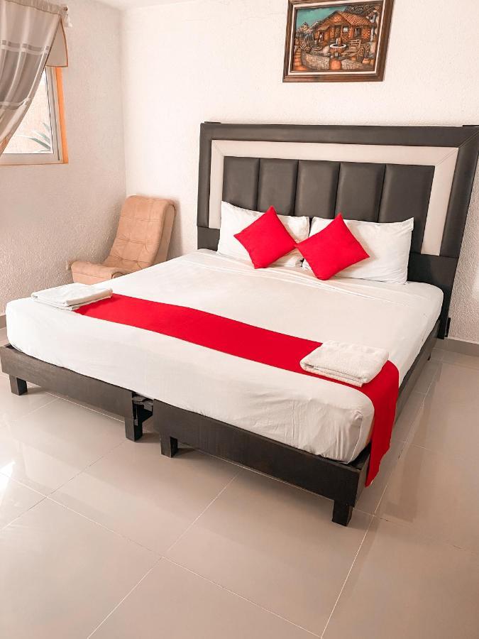 Hotel Hacienda Ixtlan 코수멜 외부 사진