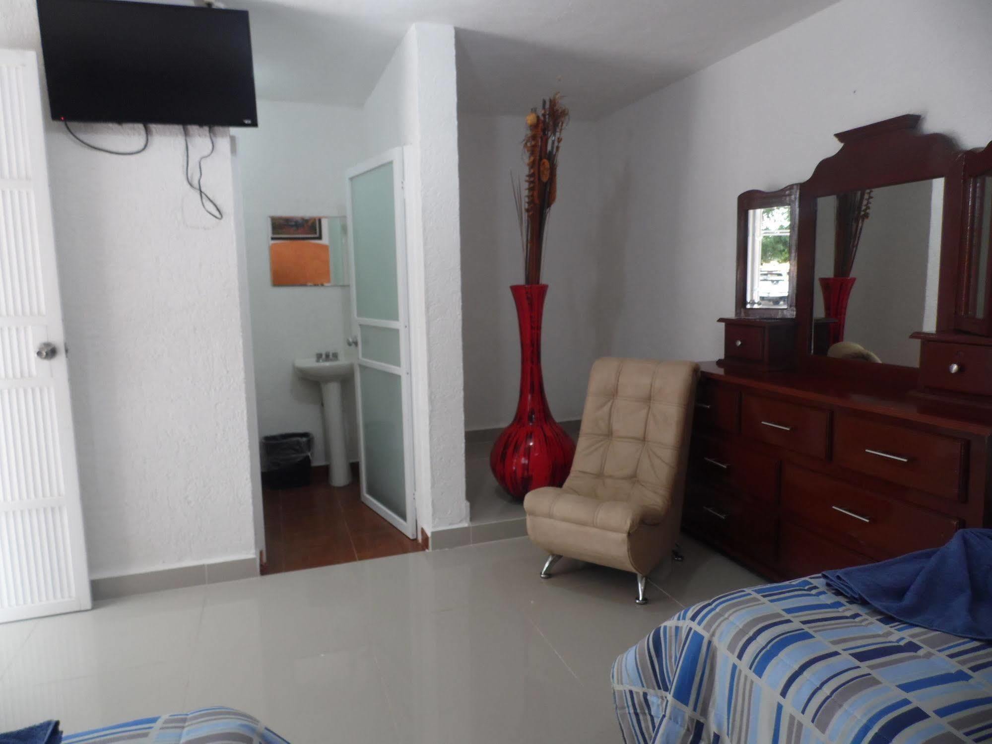 Hotel Hacienda Ixtlan 코수멜 외부 사진