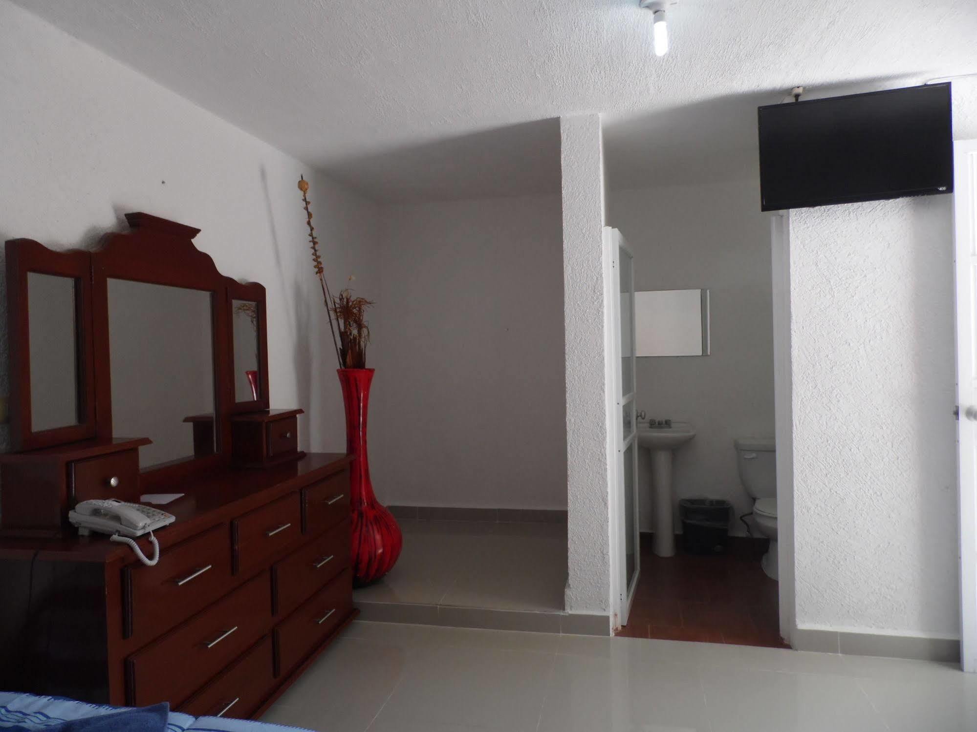 Hotel Hacienda Ixtlan 코수멜 외부 사진