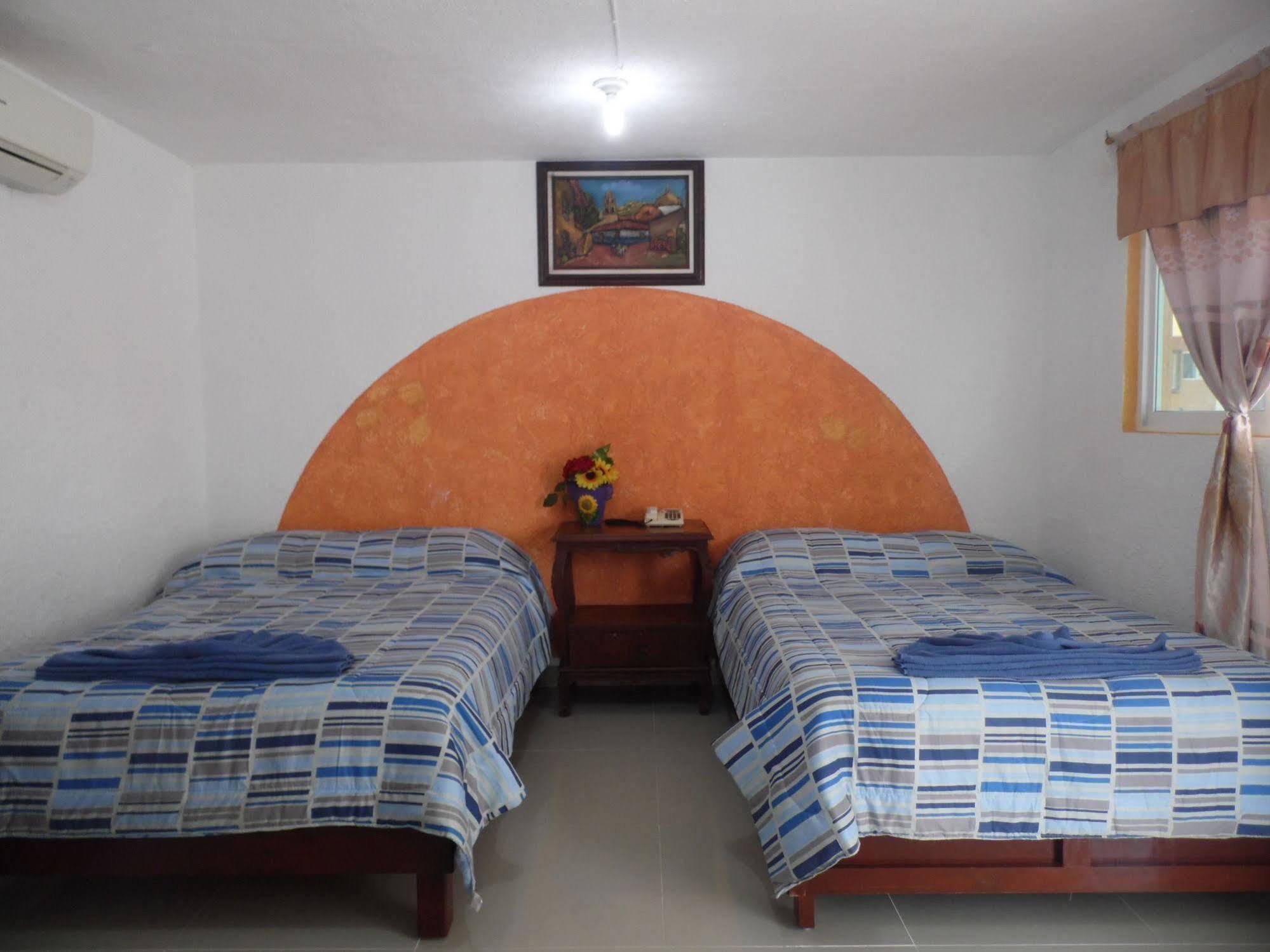 Hotel Hacienda Ixtlan 코수멜 외부 사진