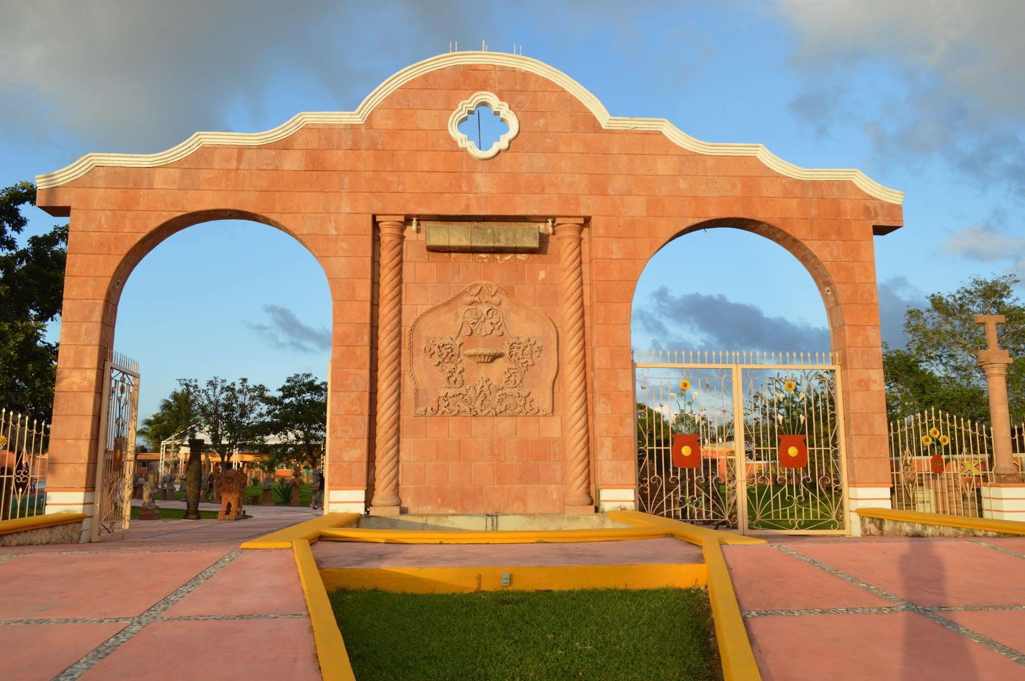 Hotel Hacienda Ixtlan 코수멜 외부 사진